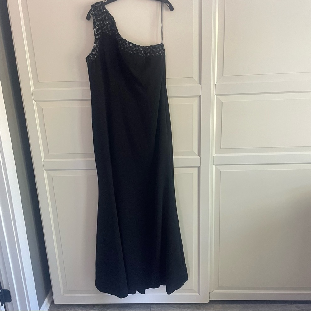 THEIA Black One Shoulder Floral Maxi Dress Size 16 - 26636